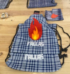 saquet fallero hecho por las mujeres de la Fundación Milu