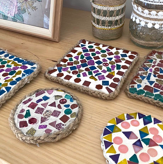 objetos decorativos hechos con trencadis